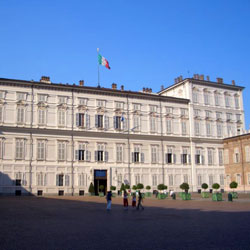 �g���m���{