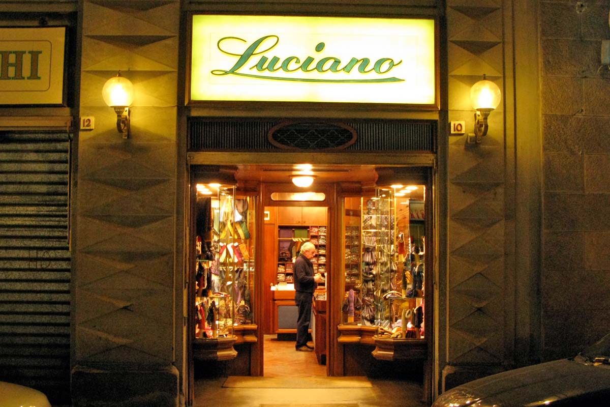 フィレンツェ 革手袋店ルチアーノ
