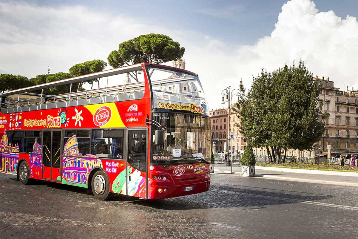 ローマの観光バス