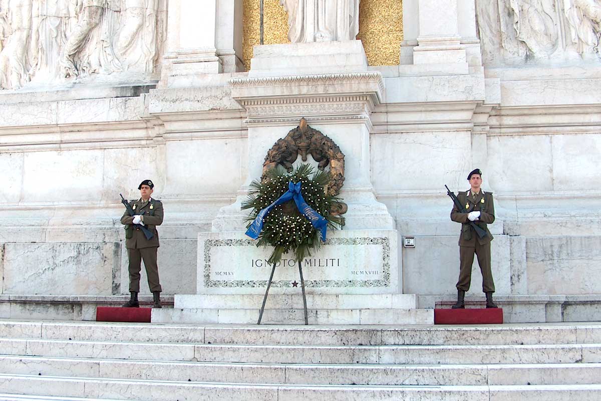 ローマ ヴィットリオ・エマヌエーレ二世記念堂 衛兵