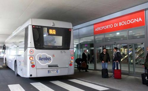 ボローニャ空港のシャトルバスAerobus