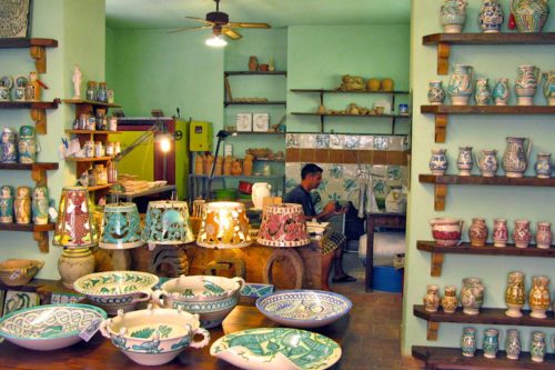 オルヴィエートの伝統陶器店「ラルピア」