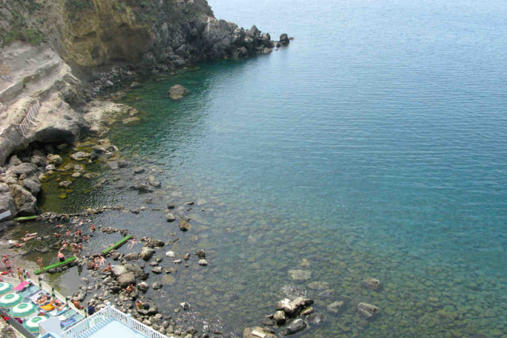 イスキア島の温泉 La Baia di Sorgeto