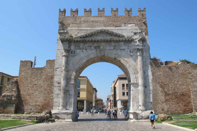 Arco di Augusto (Rimini) - WikipediaArco di Augusto (Rimini)