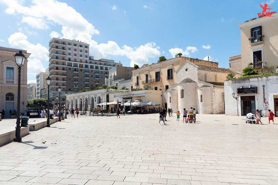 バーリ フェッラレーゼ広場