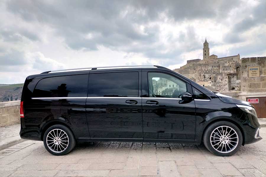 マテーラ送迎車の手配サービス