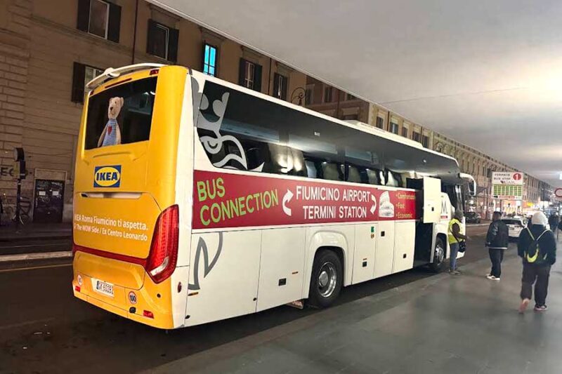 これはローマ空港とテルミニ駅を結ぶシャトルバス「T.A.M.」